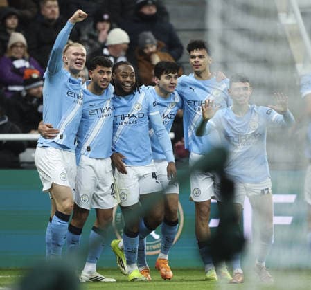 Newcastle United v Manchester City, EFL Cup Semi Final 1st Leg 13.01.26 Newcastle United v Manchester City, EFL Cup Semi Final 1st Leg Bradley Ormesher The Times Antoine Semenyo of Manchester City scores and celebrates scoring his teams opening goal of the match 1-0  Copyright: xBradleyxOrmesherx NINTCHDBPICT001051325215