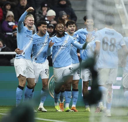 Newcastle United v Manchester City, EFL Cup Semi Final 1st Leg 13.01.26 Newcastle United v Manchester City, EFL Cup Semi Final 1st Leg Bradley Ormesher The Times Antoine Semenyo of Manchester City scores and celebrates scoring his teams opening goal of the match 1-0  Copyright: xBradleyxOrmesherx NINTCHDBPICT001051325258