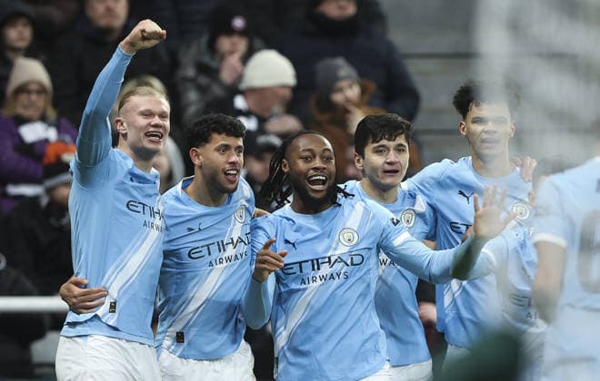 Newcastle United v Manchester City, EFL Cup Semi Final 1st Leg 13.01.26 Newcastle United v Manchester City, EFL Cup Semi Final 1st Leg Bradley Ormesher The Times Antoine Semenyo of Manchester City scores and celebrates scoring his teams opening goal of the match 1-0  Copyright: xBradleyxOrmesherx NINTCHDBPICT001051325421