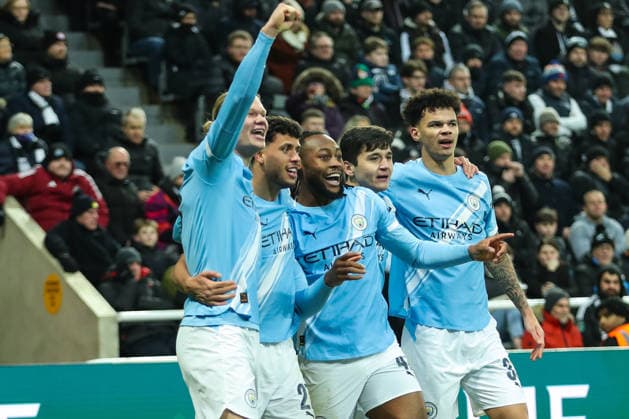 Newcastle United v Manchester City, Carabao Cup Antoine Semenyo Of Manchester City scores a GOAL 0-1 and celebrates during the Newcastle United v Manchester City Carabao Cup Semi Final First Leg match at St. James Park, Newcastle Upon Tyne, England on 13 January 2026 Credit: Lee Keuneke Every Second Media Editorial use only. All images are copyright Every Second Media Limited. No images may be reproduced without prior permission. All rights reserved. Premier League and Football League images are subject to licensing agreements with Football DataCo Limited. see https: www.football-dataco.com Copyright: xIMAGO EveryxSecondxMediax ESM-1753-0069 LeexKeunekex xEveryxSecondxMediax
