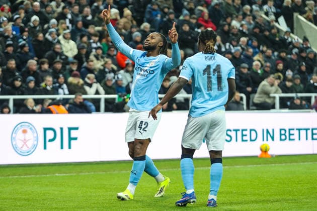 Newcastle United v Manchester City, Carabao Cup Antoine Semenyo Of Manchester City scores a GOAL 0-1 and celebrates during the Newcastle United v Manchester City Carabao Cup Semi Final First Leg match at St. James Park, Newcastle Upon Tyne, England on 13 January 2026 Credit: Lee Keuneke Every Second Media Editorial use only. All images are copyright Every Second Media Limited. No images may be reproduced without prior permission. All rights reserved. Premier League and Football League images are subject to licensing agreements with Football DataCo Limited. see https: www.football-dataco.com Copyright: xIMAGO EveryxSecondxMediax ESM-1753-0070 LeexKeunekex xEveryxSecondxMediax