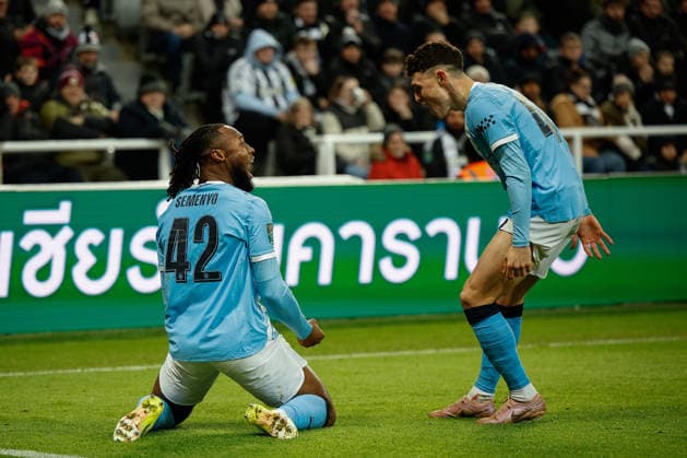 Newcastle United v Manchester City, EFL Cup, Semi Final First Leg Phil Foden of Manchester City and Antoine Semenyo of Manchester City celebrates scoring his sides first goal of the match 0-1 during the Carabao Cup semi final leg 1 of 2 match between Newcastle United and Manchester City at St. James s Park, Newcastle, UK on 13 January 2026. Newcastle St. James s Park Tyne and Wear UK Editorial use only DataCo restrictions apply See www.football-dataco.com , Copyright: xCraigxCowanx PSI-23567-0084