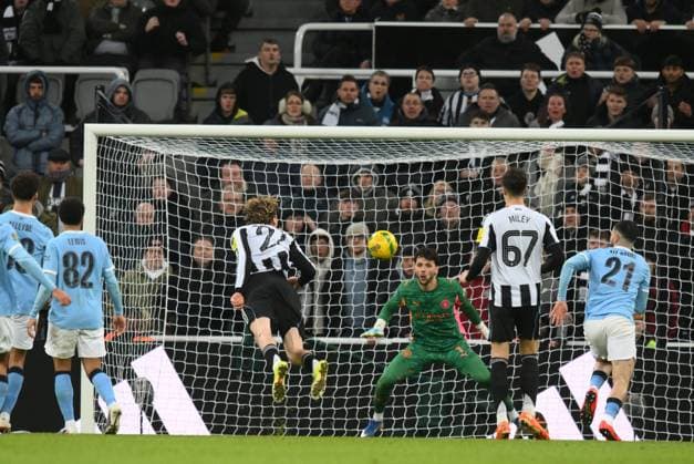 Nick Woltemade of Newcastle United puts a header wide of goal Newcastle United v Manchester City, EFL Carabao Cup, Semi Final, First Leg, Football, St James Park, Newcastle, UK - 13 Jan 2026Newcastle St James Park United Kingdom EDITORIAL USE ONLY No use with unauthorised audio, video, data, fixture lists, club league logos or live services. Online in-match use limited to 120 images, no video emulation. No use in betting, games or single club league player publications.  Copyright: xRichardxLee Shutterstockx 16302979cc
