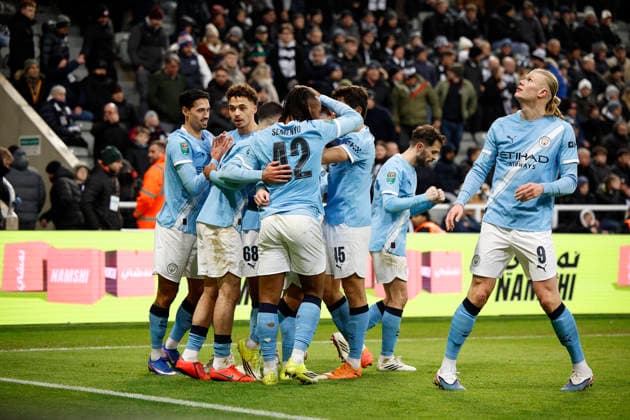 Newcastle United v Manchester City, EFL Cup, Semi Final First Leg City players celebrates their second goal scored by Rayan Cherki of Manchester City 0-2 during the Carabao Cup semi final leg 1 of 2 match between Newcastle United and Manchester City at St. James s Park, Newcastle, UK on 13 January 2026. Newcastle St. James s Park Tyne and Wear UK Editorial use only DataCo restrictions apply See www.football-dataco.com , Copyright: xCraigxCowanx PSI-23567-0096