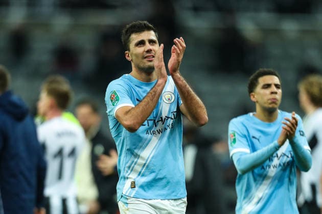 Newcastle United v Manchester City, Carabao Cup Rodri Of Manchester City applauds the fans during the Newcastle United v Manchester City Carabao Cup Semi Final First Leg match at St. James Park, Newcastle Upon Tyne, England on 13 January 2026 Credit: Lee Keuneke Every Second Media Editorial use only. All images are copyright Every Second Media Limited. No images may be reproduced without prior permission. All rights reserved. Premier League and Football League images are subject to licensing agreements with Football DataCo Limited. see https: www.football-dataco.com Copyright: xIMAGO EveryxSecondxMediax ESM-1753-0083 LeexKeunekex xEveryxSecondxMediax