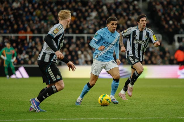 Newcastle United v Manchester City, EFL Cup, Semi Final First Leg Max Alleyne of Manchester City runs at goal during the Carabao Cup semi final leg 1 of 2 match between Newcastle United and Manchester City at St. James s Park, Newcastle, UK on 13 January 2026. Newcastle St. James s Park Tyne and Wear UK Editorial use only DataCo restrictions apply See www.football-dataco.com , Copyright: xCraigxCowanx PSI-23567-0128