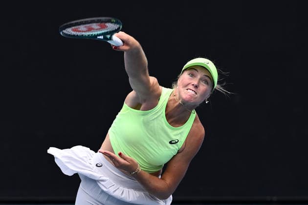TENNIS AUSTRALIAN OPEN QUALIFYING, Olivia Gadecki of Australia in action against Sloane Stephens of the US during a qualifying session ahead of the Australian Open tennis tournament at Melbourne Park in Melbourne, Wednesday, January 14, 2026. ( NO ARCHIVING, EDITORIAL USE ONLY MELBOURNE VICTORIA AUSTRALIA  Copyright: xJOELxCARRETTx 20260114198208847229