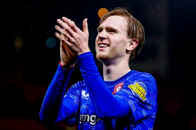 Mats Rots of FC Twente acknowledges the supporters after the final whistle FC Utrecht v FC Twente, Dutch KNVB Beker, FC Utrecht v FC Twente, De Galgenwaard, January 13, 2026, Utrecht, Netherlands.