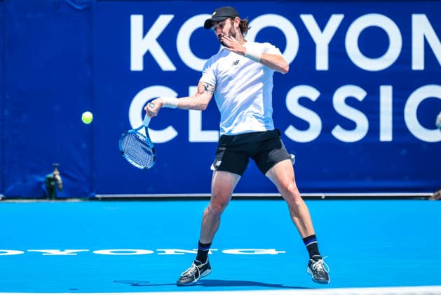 January 14, 2026, Melbourne, Victoria, Australia: Jordan Thompson of Australia plays against Denis Shapovalov of Canada on Day 2 of the 2026 Kooyong Classic. Denis Shapovalov 1 - 2 Jordan Thompson Melbourne Australia - ZUMAs197 20260114_aaa_s197_002 Copyright: xChrisxPutnamx
