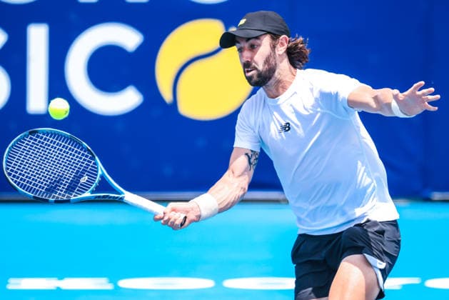 January 14, 2026, Melbourne, Victoria, Australia: Jordan Thompson of Australia plays against Denis Shapovalov of Canada on Day 2 of the 2026 Kooyong Classic. Denis Shapovalov 1 - 2 Jordan Thompson Melbourne Australia - ZUMAs197 20260114_aaa_s197_003 Copyright: xChrisxPutnamx
