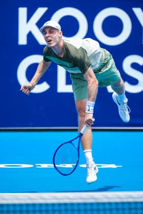 January 14, 2026, Melbourne, Victoria, Australia: Denis Shapovalov of Canada plays against Jordan Thompson of Australia on Day 2 of the 2026 Kooyong Classic. Denis Shapovalov 1 - 2 Jordan Thompson Melbourne Australia - ZUMAs197 20260114_aaa_s197_006 Copyright: xChrisxPutnamx