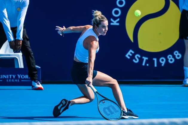 January 14, 2026, Melbourne, Victoria, Australia: MELBOURNE, AUSTRALIA - JANUARY 14 2026: Elizabeth Mandlik of USA plays Katie Boulter of Great Britain on Day 2 of the 2026 Kooyong Classic on January 14, 2026 in Melbourne, Australia. Melbourne Australia - ZUMAp121 20260114_zsp_p121_037 Copyright: xChrisxPutnamx