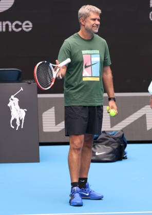 January 14, 2026, Melbourne, Victoria, Australia: Coach of N. Osaka TOMASZ WIKTOROWSKI of Poland during practise session before Australian Open, Melbourne, Australia. Melbourne Australia - ZUMAc278 20260114_zsp_c278_034 Copyright: xMarcinxCholewinskix