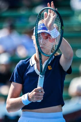 January 14, 2026, Melbourne, Victoria, Australia: Katie Boulter of Great Britain plays against Elizabeth Mandlik of USA on Day 2 of the 2026 Kooyong Classic Elizabeth Mandlik of USA won Katie Boulter of Great Britain Melbourne Australia - ZUMAs197 20260114_aaa_s197_052 Copyright: xChrisxPutnamx