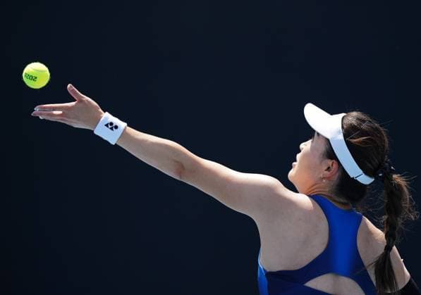 (260114) -- MELBOURNE, Jan. 14, 2026 -- Zhu Lin of China serves during the women s singles qualifying 2nd round match against Victoria Jimenez Kasintseva of Andorra at Australian Open tennis tournament in Melbourne, Australia, Jan. 14, 2026. (Photo by Xinhua) (SP)AUSTRALIA-MELBOURNE-TENNIS-AUSTRALIAN OPEN-WOMEN S SINGLES-QUALIFYING WangxShen 