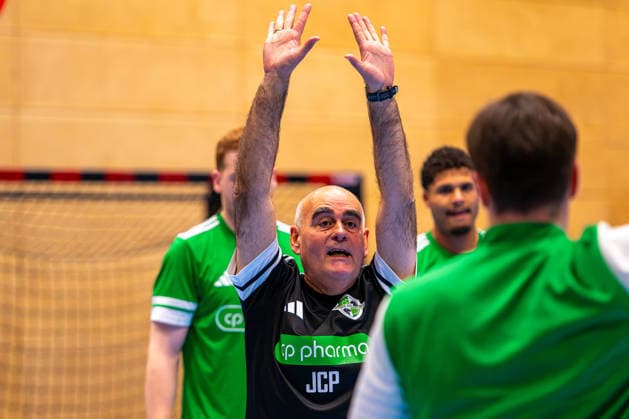 Juan Carlos Pastor (TSV Hannover-Burgdorf, Trainer) (v.l.), Trainingsauftakt TSV Hannover-Burgdorf (13.01.2026,(Hannover, GER), Copyright: xJanxGuentherx xTSVxHannover-Burgdorfx