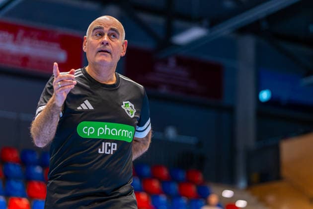 Juan Carlos Pastor (TSV Hannover-Burgdorf, Trainer) (v.l.), Trainingsauftakt TSV Hannover-Burgdorf (13.01.2026,(Hannover, GER), Copyright: xJanxGuentherx xTSVxHannover-Burgdorfx