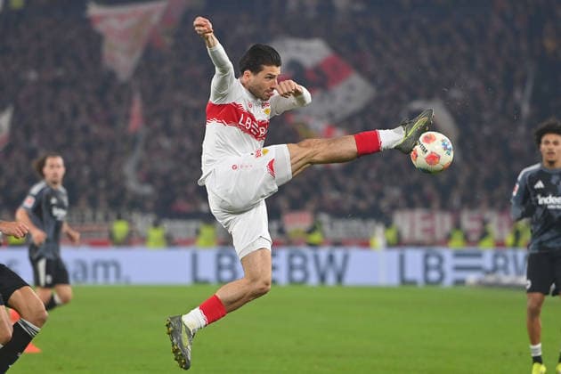 Leonidas STERGIOU (VFB Stuttgart) Aktion,Einzelaktion,Einzelbild, Freisteller,Ganzkoerperaufnahme,ganze Figur. Fussball 1. Bundesliga Saison 2025 2026, 17.Spieltag, Spieltag17 VfB Stuttgart - Eintracht Frankfurt 3-2 am 13.01.2026 MHP ARENA.