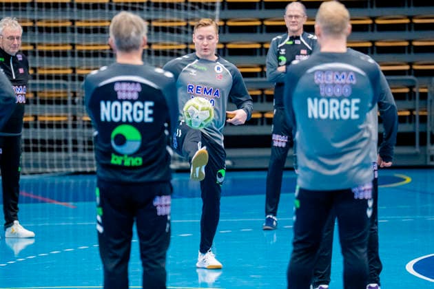 Handball European Championship Bekkestua 20260114 August Baskar Pedersen at the handball boys training in Nadderud arena before the European Handball Championship matches Photo Stian Lysberg Solum NTB Bekkestua Norway EDITORIAL USE ONLY RESTRICTED USE FOR BETTING COMPANIES  Copyright: xStianxLysbergxSolumx xNTBx