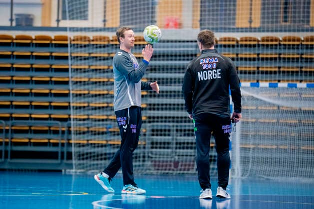 Handball European Championship Bekkestua 20260114 National team manager Jonas Wille and Sander Sagosen at the handball boys training in Nadderud arena before the European Handball Championship matches Photo Stian Lysberg Solum NTB Bekkestua Norway EDITORIAL USE ONLY RESTRICTED USE FOR BETTING COMPANIES  Copyright: xStianxLysbergxSolumx xNTBx