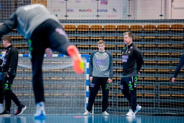 Handball European Championship Bekkestua 20260114 Robin Paulsen Haug and national team manager Jonas Wille at the handball boys training in Nadderud arena before the European Handball Championship matches Photo Stian Lysberg Solum NTB Bekkestua Norway EDITORIAL USE ONLY RESTRICTED USE FOR BETTING COMPANIES  Copyright: xStianxLysbergxSolumx xNTBx