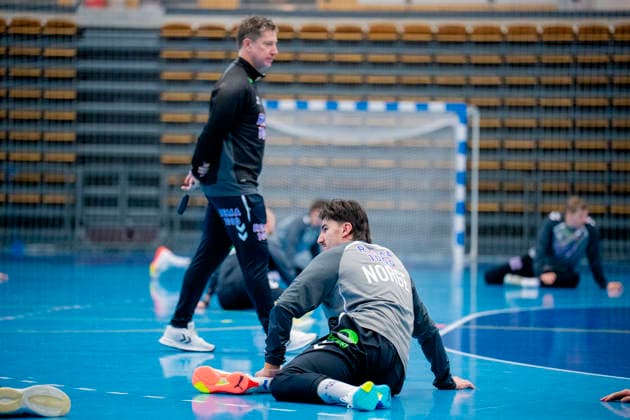Handball European Championship Bekkestua 20260114 National team manager Jonas Wille and Simen Ulstad Lyse at the handball boys training in Nadderud arena before the European Handball Championship matches Photo Stian Lysberg Solum NTB Bekkestua Norway EDITORIAL USE ONLY RESTRICTED USE FOR BETTING COMPANIES  Copyright: xStianxLysbergxSolumx xNTBx