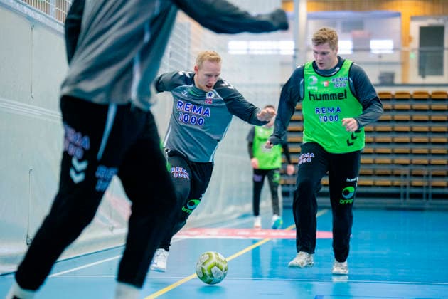 Handball European Championship Bekkestua 20260114 Kevin Maagero Gulliksen and Robin Paulsen Haug at the handball boys training in Nadderud arena before the European Handball Championship matches Photo Stian Lysberg Solum NTB Bekkestua Norway EDITORIAL USE ONLY RESTRICTED USE FOR BETTING COMPANIES  Copyright: xStianxLysbergxSolumx xNTBx