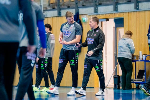Handball European Championship Bekkestua 20260114 Vetle Ronningen and national team manager Jonas Wille at the handball boys training in Nadderud arena before the European Handball Championship matches Photo Stian Lysberg Solum NTB Bekkestua Norway EDITORIAL USE ONLY RESTRICTED USE FOR BETTING COMPANIES  Copyright: xStianxLysbergxSolumx xNTBx