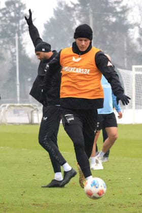 DEU, DFL, 2. FBL Hertha BSC, Training, 14.01.2026, Sportforum, Berlin, DEU, DFL, 2. FBL Hertha BSC, Training, im Bild TLuca Schuler (Hertha BSC Berlin 18), John Anthony Brooks (Hertha BSC Berlin 25) DFL - regulations prohibit any use of Photographs as image sequences and or quasi-video