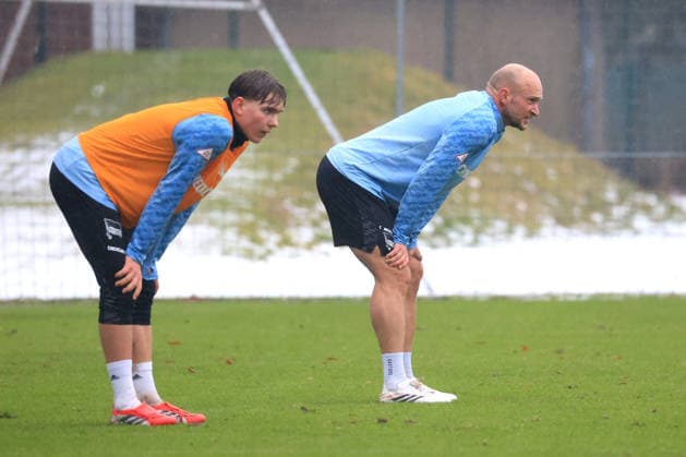 DEU, DFL, 2. FBL Hertha BSC, Training, 14.01.2026, Sportforum, Berlin, DEU, DFL, 2. FBL Hertha BSC, Training, im Bild Kennet Eichhorn (Hertha BSC Berlin 23), Toni Leistner (Hertha BSC Berlin 37) DFL - regulations prohibit any use of Photographs as image sequences and or quasi-video