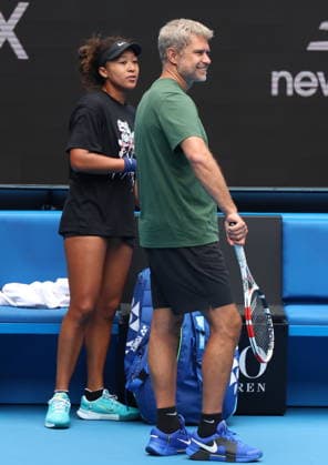 TENIS AUSTRALIAN OPEN 2026 14012026 N Z NAOMI OSAKA I TOMASZ WIKTOROWSKI PODCZAS TRENINGU PRZED AUSTRALIAN OPEN W MELBOURNE MARCIN CHOLEWINSKI NEWSPIX.PL TENIS AUSTRALIAN OPEN 2026 14012026 NAOMI OSAKA AND TOMASZ WIKTOROWSKI DURING PRACTICE SESSION BEFORE AUSTRALIAN OPEN IN MELBOURNE NEWSPIX.PL --- newspix.pl 