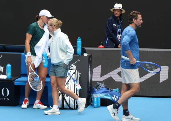 TENIS AUSTRALIAN OPEN 2026 14012026 N Z IGA SWIATEK, WIM FISSETTE I DARIA ABRAMOWICZ PODCZAS TRENINGU PRZED AUSTRALIAN OPEN W MELBOURNE MARCIN CHOLEWINSKI NEWSPIX.PL TENIS AUSTRALIAN OPEN 2026 14012026 IGA SWIATEK, WIM FISSETTE AND DARIA ABRAMOWICZ DURING PRACTICE SESSION BEFORE AUSTRALIAN OPEN IN MELBOURNE NEWSPIX.PL --- newspix.pl 
