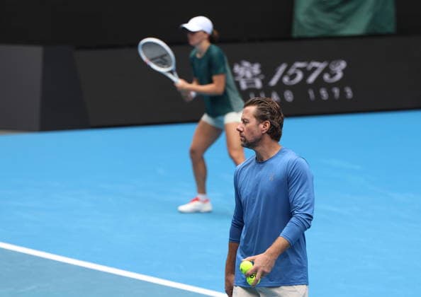 TENIS AUSTRALIAN OPEN 2026 14012026 N Z WIM FISSETTE, IGA SWIATEK PODCZAS TRENINGU PRZED AUSTRALIAN OPEN W MELBOURNE MARCIN CHOLEWINSKI NEWSPIX.PL TENIS AUSTRALIAN OPEN 2026 14012026 WIM FISSETTE, IGA SWIATEK DURING PRACTICE SESSION BEFORE AUSTRALIAN OPEN IN MELBOURNE NEWSPIX.PL --- newspix.pl 