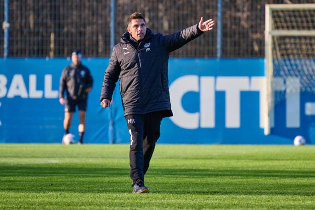 14.01.2026, Fußball, Herren, 2.BL, Saison 2025 2026, Training Holstein Kiel Trainer Marcel Rapp Kiel, Projensdorf Projensdorf, Trainigsplatz Schleswig-Holstein Deutschland *** 14 01 2026, Football, Men, 2 BL, Season 2025 2026, Training Holstein Kiel Coach Marcel Rapp Kiel, Projensdorf Projensdorf, Training ground Schleswig Holstein Germany