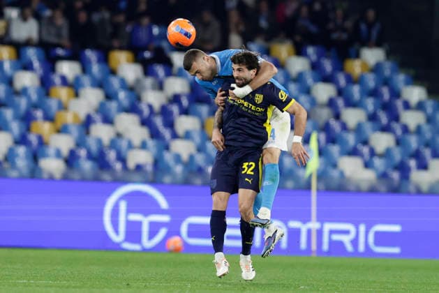 SSC Napoli vs Parma Napoli s Italian defender Alessandro Buongiorno challenges for the ball with Parma™s Italian forward Patrick Cutrone during the Serie A football match between SSC Napoli and Parma at the Diego Armando Maradona Stadium in Naples, January 14, 2026. _BPH0397 Copyright: xAntonioxBalascox
