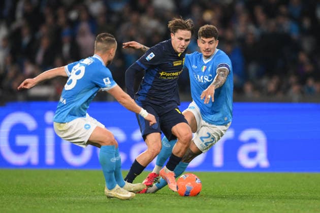 CALCIO - Serie A - SSC Napoli vs Parma Calcio Jacob Ondrejka of Parma under pressure from Giovanni Di Lorenzo of SSC Napoli and Stanislav Lobotka of SSC Napoli during the match of 16th day of the Serie A Championship between S.S.C. Napoli and Parma at the Maradona Stadium on Jan 14, 2026 in Naples, Italy. during SSC Napoli vs Parma Calcio, Italian soccer Serie A match in Naples, Italy, January 14 2026 Naples Italy  Copyright: xIPAxSport ABACAx