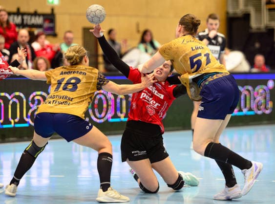 Sport Bilder des Tages Kelly, de Abreu Rosa (Thueringer HC, 77) Neuzugang beim Thueringer HC, Lin Elisabeth, Lueck (Buxtehuder SV, 51), Johanna, Andresen (Buxtehuder SV, 18) GER, Thueringer HC gegen Buxtehuder SV, 1. Handballbundesliga Frauen, Handball, 13.Spieltag, Saison 2025 2026, 14.01.2026 GER, Thueringer HC gegen Buxtehuder SV, 1. Handballbundesliga Frauen, Handball, 13.Spieltag, Saison 2025 2026, 14.01.2026 Bad Langensalza Copyright: xEibner-Pressefoto MartinxHerbstx EP_MHT