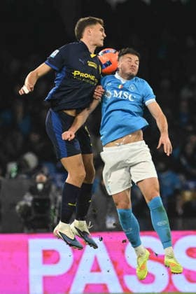 Mateo Pellegrino of Parma Calcio 1917 during the Serie A Enelive match between SSC Napoli vs Parma Calcio 1913 at Diego Armando Maradona Stadium  Copyright: xDaniloxGemito IPAxSportx xipa-agency.netx xx IPA_70064897 IPA_Agency_IPA70064897
