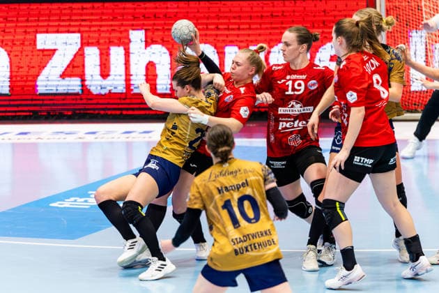 14.01.2026, GER, Handball, Frauen, Saison 2025 2026, Alsco 1.Bl, 13.Spieltag, Thueringer HC - Buxtehuder SV Teresa von Prittwitz (Buxtehuder SV), Lotta Heider (Thueringer HC,7) 99947 Bad Langensalza Salza Halle Sporthalle Mehrz Thüringen Deutschland