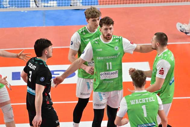 GER; 1.VBL, SVG Lueneburg vs TSV Haching Muenchen 14.01.2026, LKH Arena, Lueneburg, GER; 1. VBL, SVG Lueneburg vs TSV Haching Muenchen im Bild die Hachinger Mannschaft jubelt