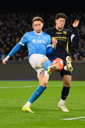 Scott McTominay of SSC Napoli and Alessandro Circati of Parma Calcio compete for the ball during the Serie A 2025 2026 football match between SSC Napoli and Parma Calcio 1913 at Diego Armando Maradona stadium in Naples (Italy), January 14, 2026. andreaxstaccioli