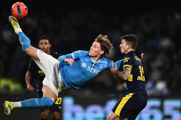 Sport Bilder des Tages Ni Napoli 14 01 2026 - campionato di calcio serie A Napoli-Parma foto Nicola Ianuale iImage nella foto: Scott McTominay-Enrico Delprato 