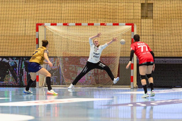 7m von Maj, Nielsen (Buxtehuder SV, 5) geht vor den Pfosten. Laura, Kuske (Thueringer HC, 11), Kelly, de Abreu Rosa (Thueringer HC, 77) GER, Thueringer HC gegen Buxtehuder SV, 1. Handballbundesliga Frauen, Handball, 13.Spieltag, Saison 2025 2026, 14.01.2026 GER, Thueringer HC gegen Buxtehuder SV, 1. Handballbundesliga Frauen, Handball, 13.Spieltag, Saison 2025 2026, 14.01.2026 Bad Langensalza Copyright: xEibner-Pressefoto MartinxHerbstx EP_MHT