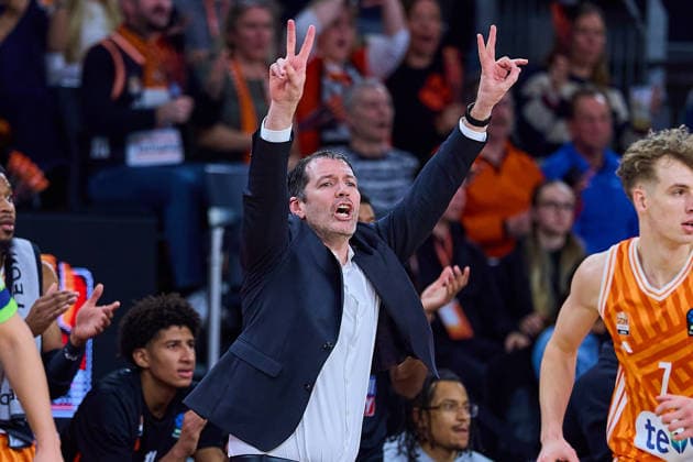 Jubel, Freude bei Ty Harrelson (ratiopharm ulm, Head Coach) GER, ratiopharm ulm vs. NINERS Chemnitz, Basketball, 14. Spieltag, BKT EuroCup, Spielzeit 2025 2026, 14.01.2025 GER, ratiopharm ulm vs. NINERS Chemnitz, Basketball, 14. Spieltag, BKT EuroCup, Spielzeit 2025 2026, 14.01.2025 Neu-Ulm Copyright: xEibner-Pressefoto GeraldxOelze-dexStoppanyx EP_ODS