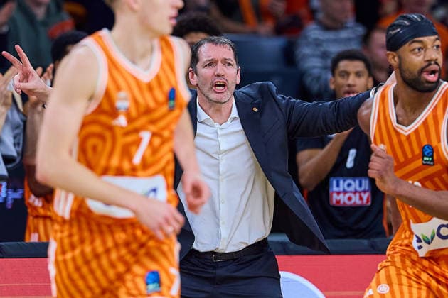 Jubel, Freude bei Ty Harrelson (ratiopharm ulm, Head Coach) GER, ratiopharm ulm vs. NINERS Chemnitz, Basketball, 14. Spieltag, BKT EuroCup, Spielzeit 2025 2026, 14.01.2025 GER, ratiopharm ulm vs. NINERS Chemnitz, Basketball, 14. Spieltag, BKT EuroCup, Spielzeit 2025 2026, 14.01.2025 Neu-Ulm Copyright: xEibner-Pressefoto GeraldxOelze-dexStoppanyx EP_ODS