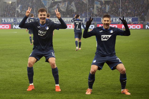 Sport Bilder des Tages 1. Bundesliga: TSG Hoffenheim - Borussia Mönchengladbach am 14.01.2026 in der PreZero Arena in Sinsheim Torjubel nach dem Tor zum celebrating the goal celebrate 2:0 bei Fisnik Asllani (1899 Hoffenheim). und Robert Hranac (1899 Hoffenheim) *** 1 Bundesliga TSG Hoffenheim Borussia Mönchengladbach on 14 01 2026 at PreZero Arena in Sinsheim Goal celebration after the goal celebrating the goal celebrate 2 0 at Fisnik Asllani 1899 Hoffenheim and Robert Hranac 1899 Hoffenheim SM