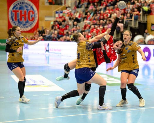 Kelly, de Abreu Rosa (Thueringer HC, 77)m Lin Elisabeth, Lueck (Buxtehuder SV, 51), Teresa, von Prittwitz (Buxtehuder SV, 28), Isa, Ternede (Buxtehuder SV, 32) GER, Thueringer HC gegen Buxtehuder SV, 1. Handballbundesliga Frauen, Handball, 13.Spieltag, Saison 2025 2026, 14.01.2026 GER, Thueringer HC gegen Buxtehuder SV, 1. Handballbundesliga Frauen, Handball, 13.Spieltag, Saison 2025 2026, 14.01.2026 Bad Langensalza Copyright: xEibner-Pressefoto MartinxHerbstx EP_MHT
