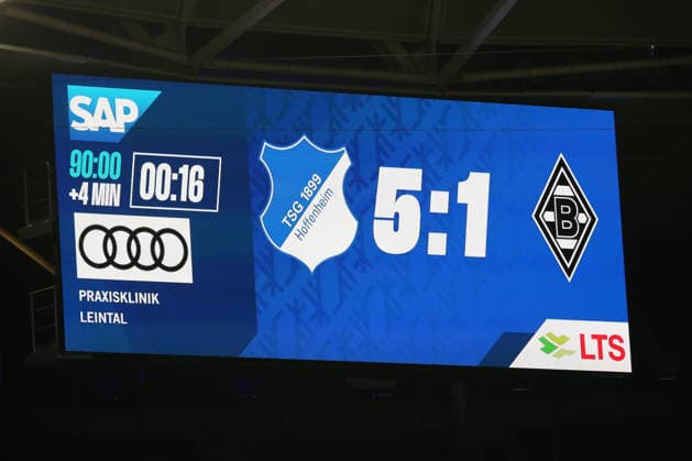 Sport Bilder des Tages 1. Bundesliga: TSG Hoffenheim - Borussia Mönchengladbach am 14.01.2026 in der PreZero Arena in Sinsheim Endergebnis auf der Anzeigetafel *** 1 Bundesliga TSG Hoffenheim Borussia Mönchengladbach on 14 01 2026 at the PreZero Arena in Sinsheim Final score on the scoreboard SM