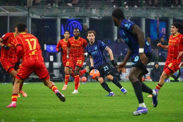 FC Internazionale v US Lecce - Serie A Nicolo Barella plays during the Serie A match between FC Internazionale and US Lecce at Giuseppe Meazza stadium in Milano, Italy, on January 14, 2026. Milano Milano Italy  Copyright: xMairoxCinquettix originalFilename:cinquetti-fcintern260114_npaD3.jpg