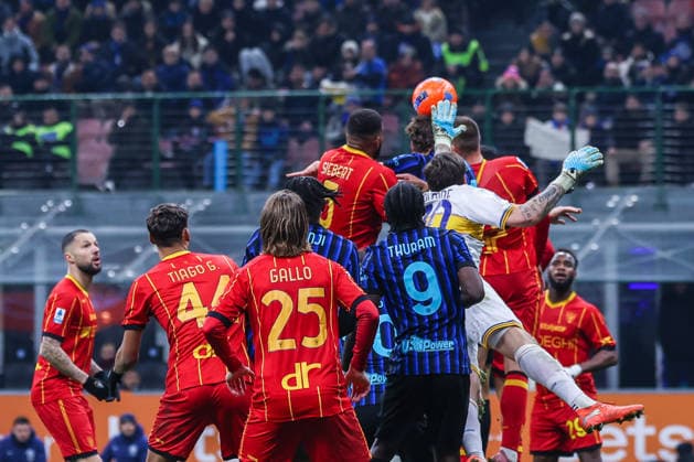 FC Internazionale vs US Lecce - Serie A 2025 26 - 14 01 2026 Francesco Esposito of FC Internazionale seen in action during Serie A 2025 26 football match between FC Internazionale and US Lecce at San Siro Stadium in Milan Copyright: xBEAUTIFULxSPORTS Carabellix